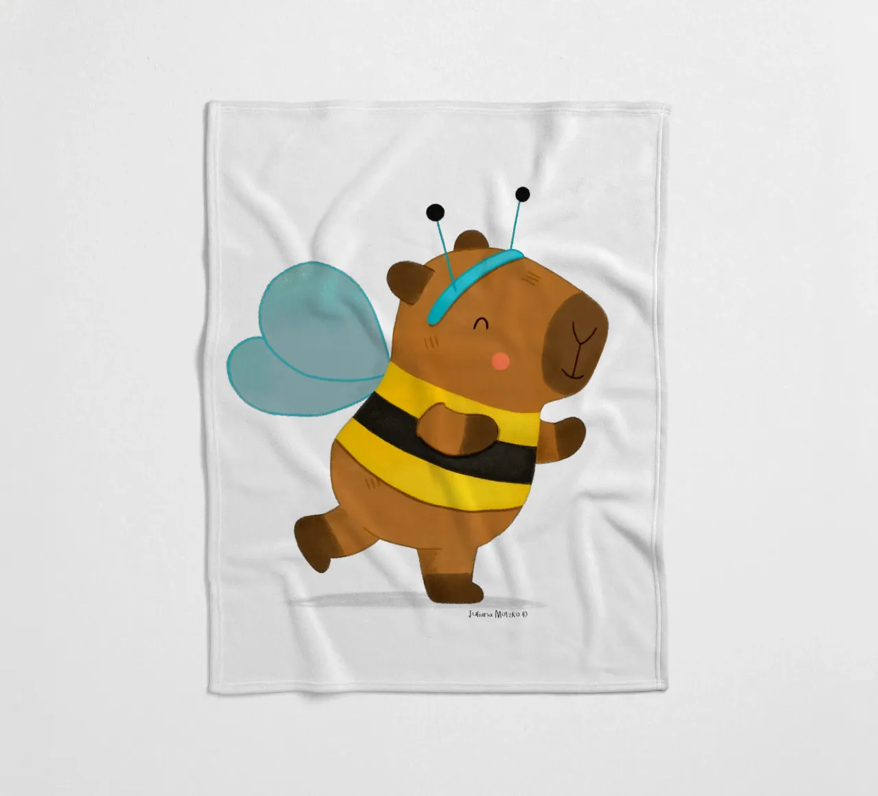 Capybara wearing a Bee Costume coperta in pile da julianamotzko