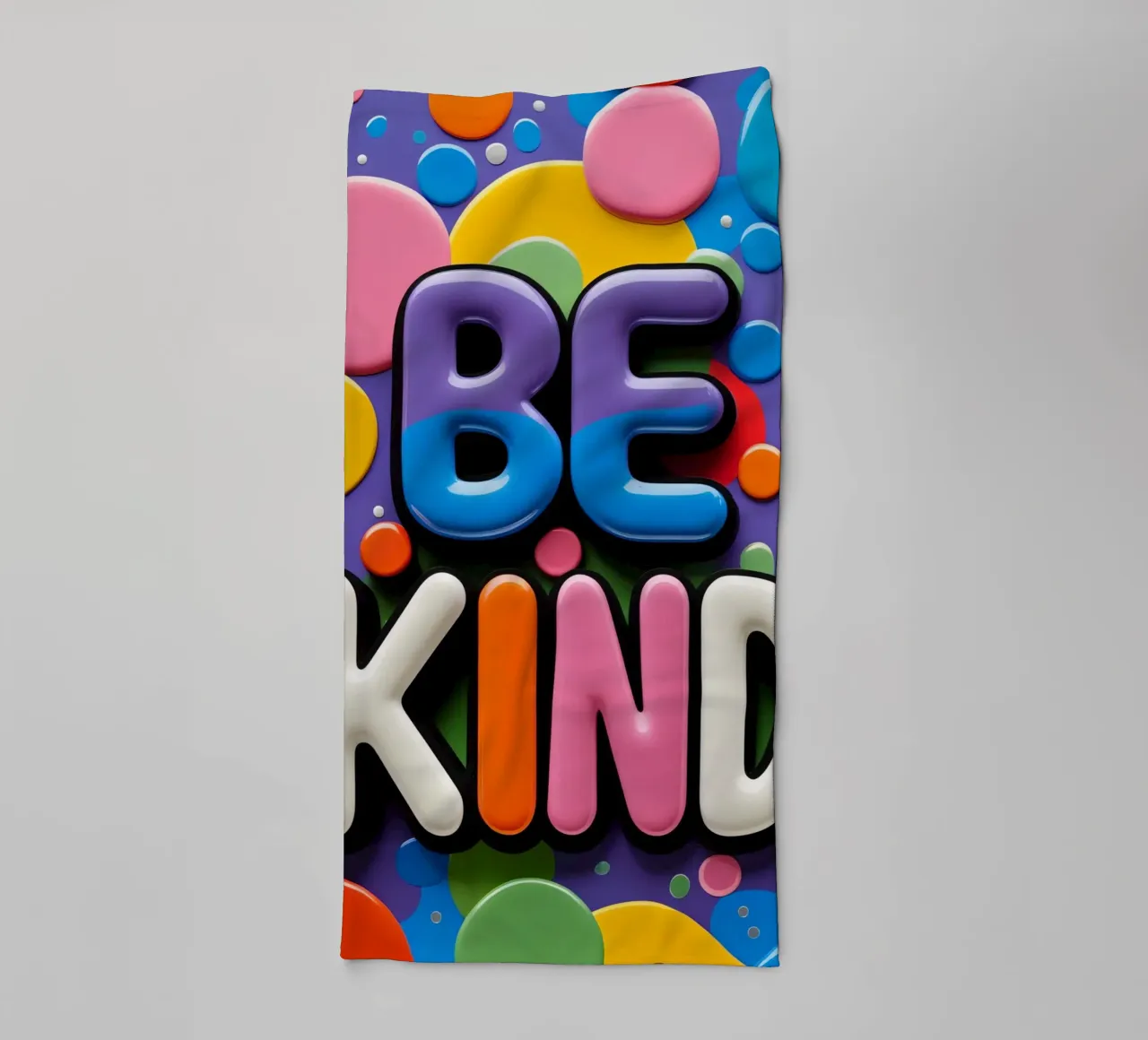 Testo BE KIND con forme colorate asciugamano da bagno da DesignDoodle
