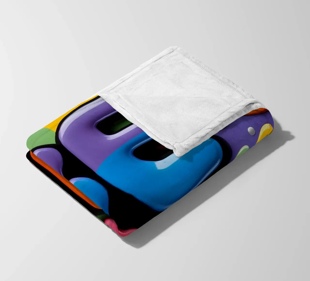Testo BE KIND con forme colorate coperta in pile da DesignDoodle