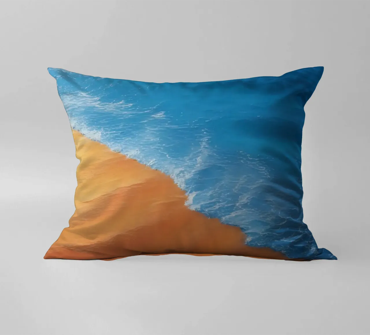 Orizzonte spiaggia e oceano cuscino da DesignDoodle