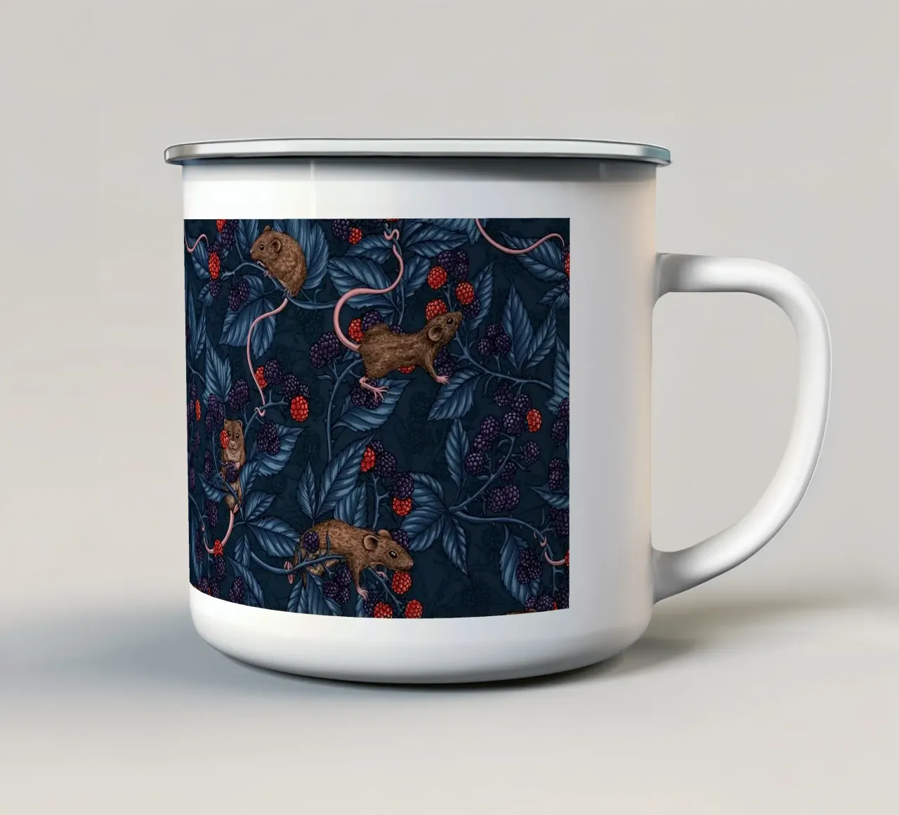 Topi e more su bianco tazza in smalto da Painted Nature