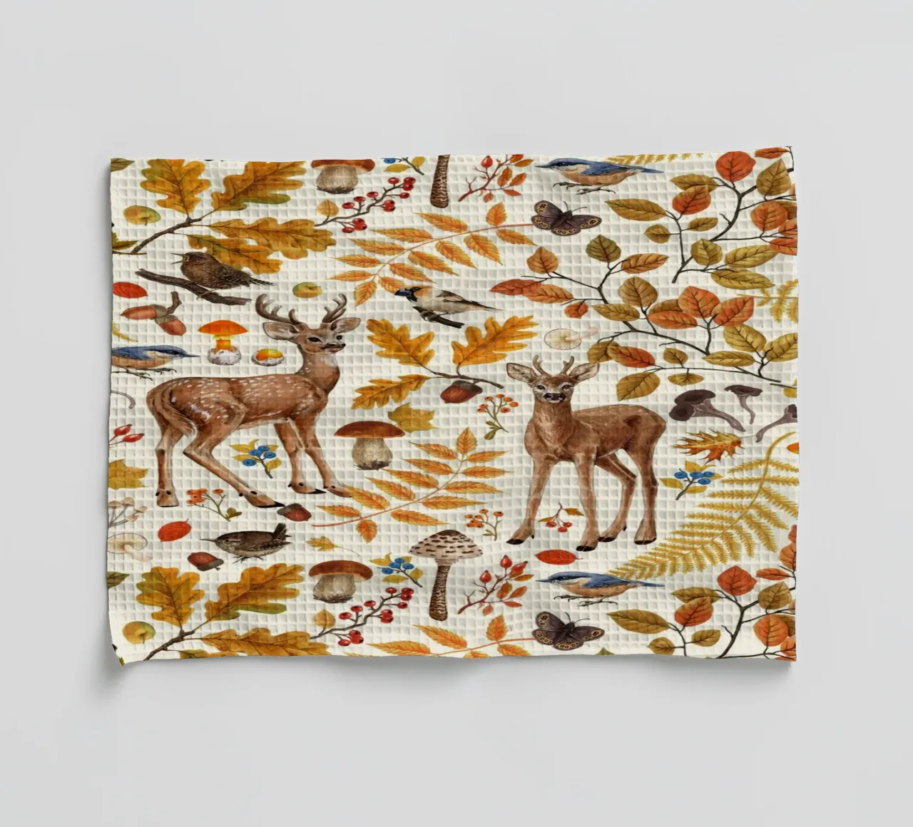 Fauna e flora autunnale su bianco sporco canovaccio da cucina da Painted Nature