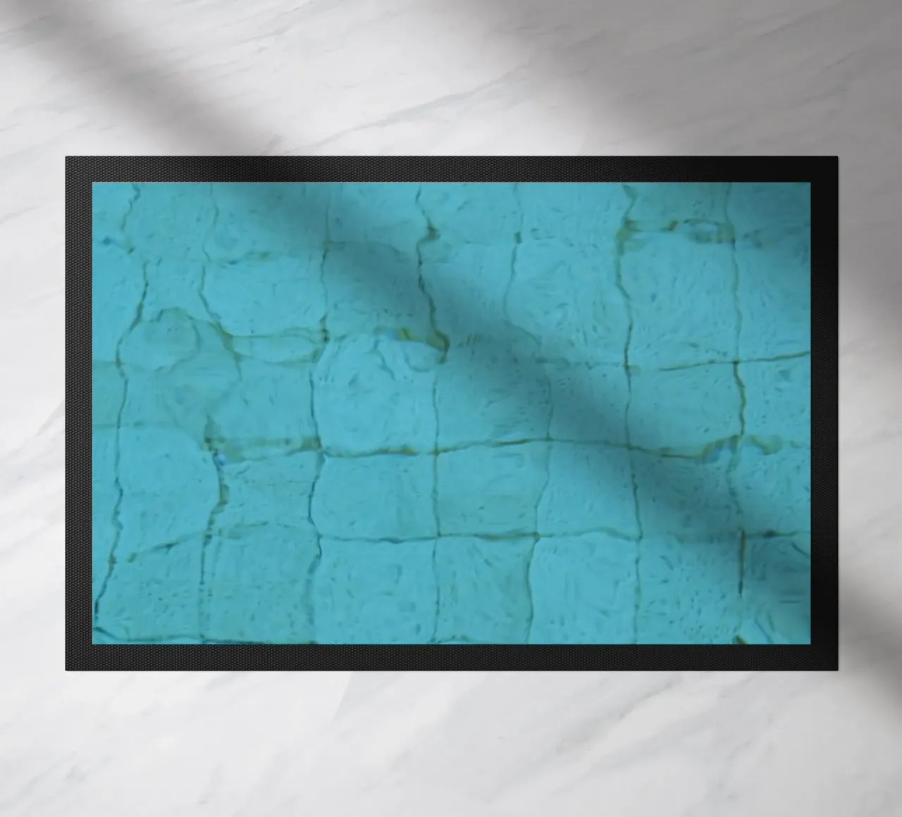 Increspature sulla superficie di una piscina zerbino da byrieneke