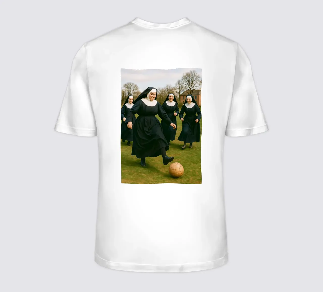 suora che gioca a calcio t-shirt da tamarind