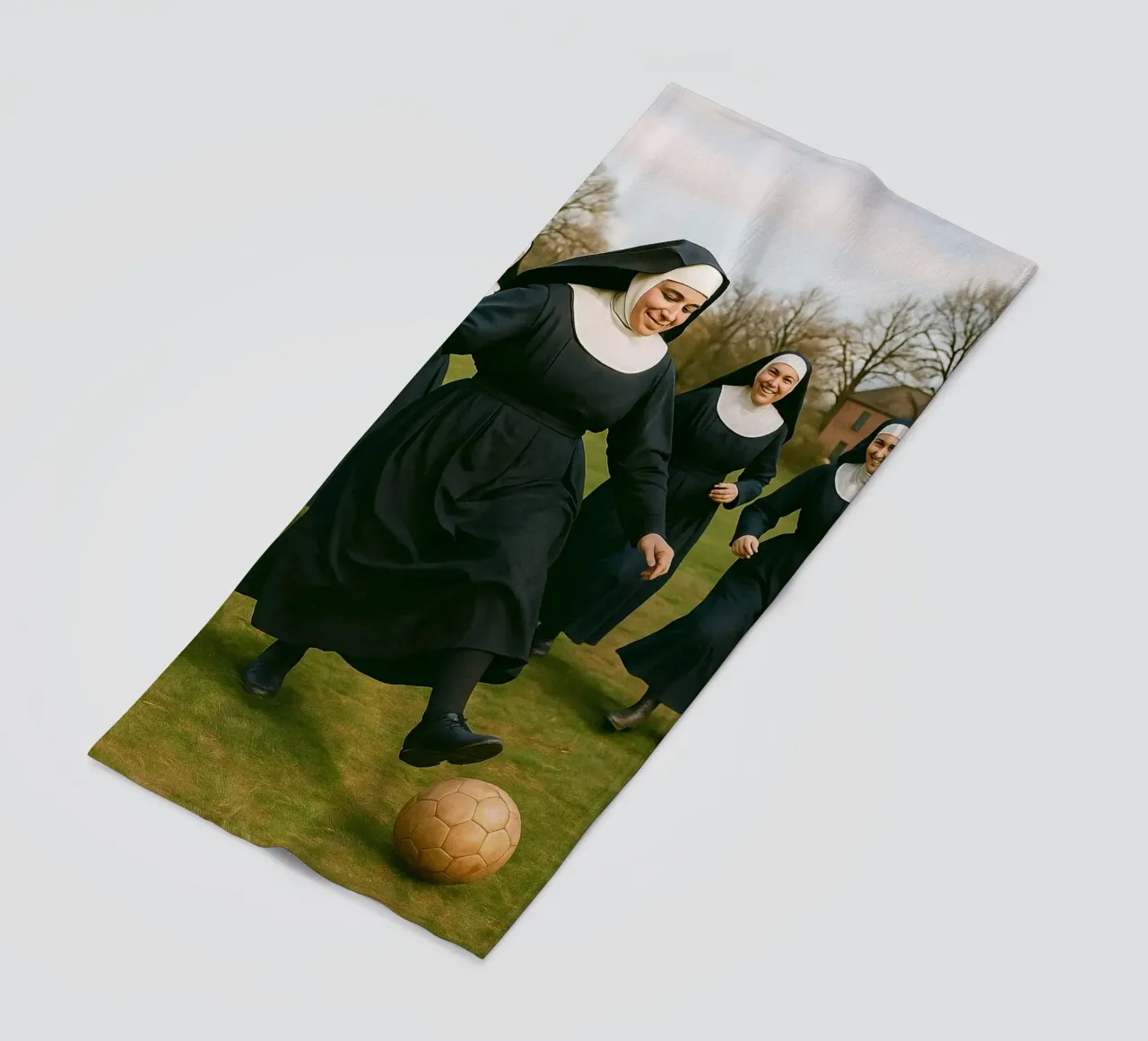suora che gioca a calcio telo mare da tamarind