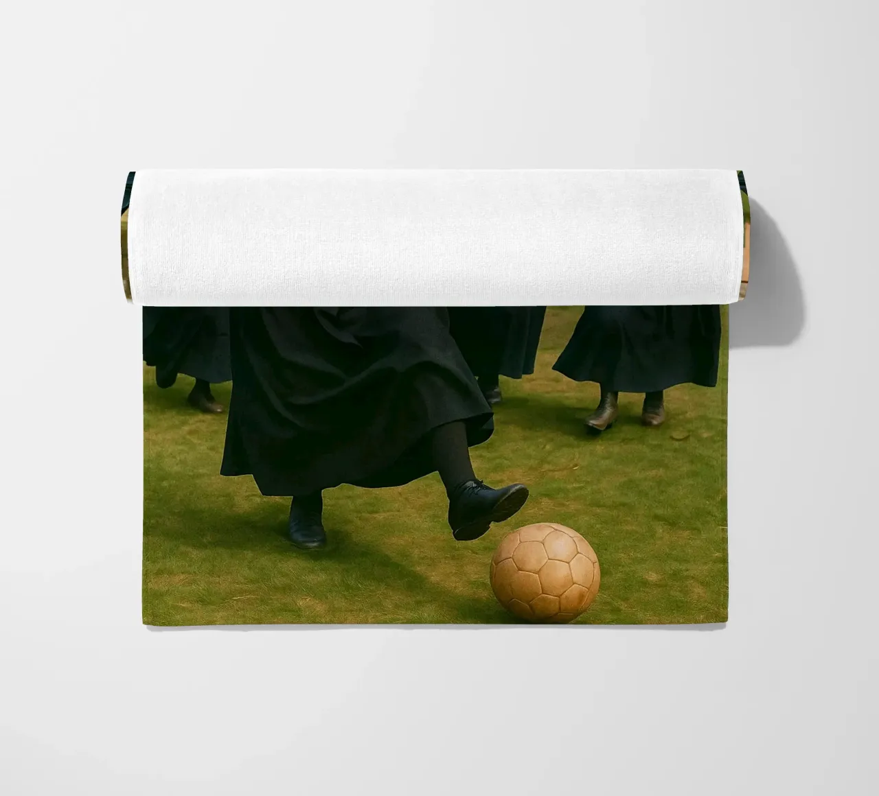 suora che gioca a calcio telo mare da tamarind