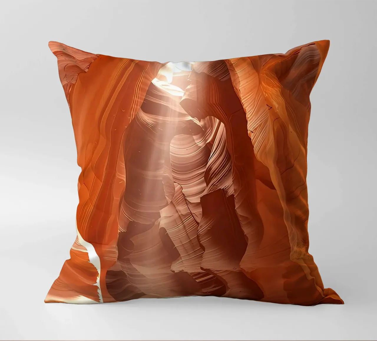 Strutture geometriche nell'Antelope Canyon in Arizona cuscino da DiveDuke