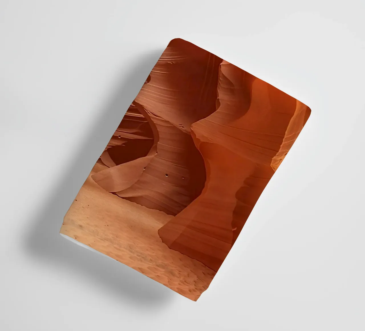 Strutture geometriche nell'Antelope Canyon in Arizona asciugamano da bagno da DiveDuke