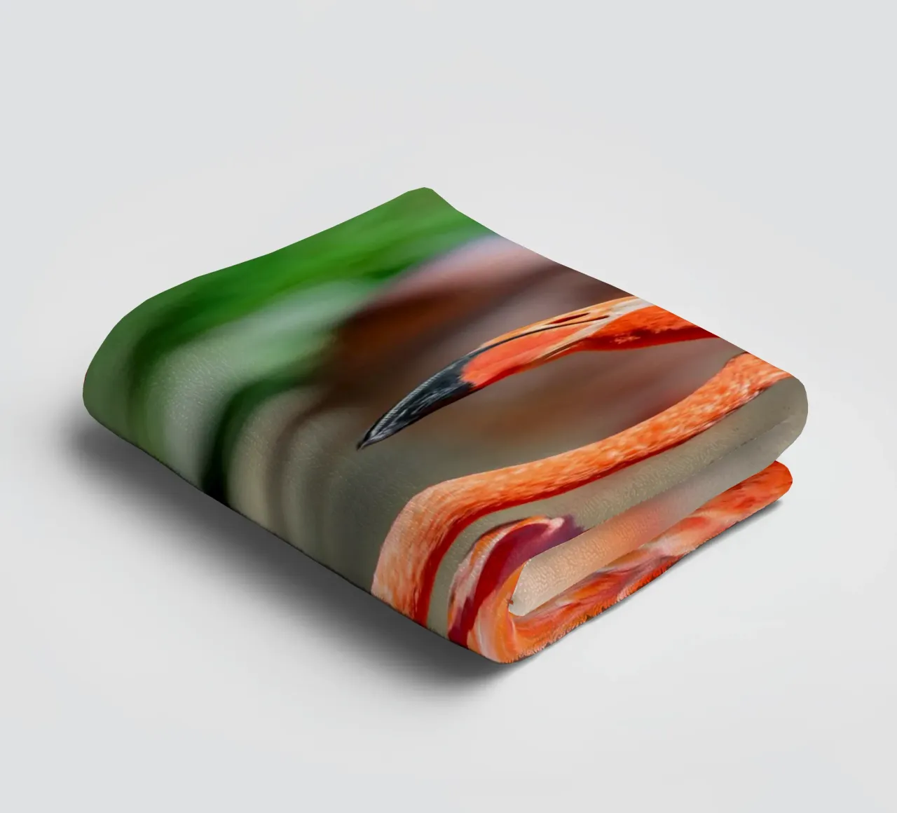 Gekleurde flamingo close-up badhanddoek van DiveDuke