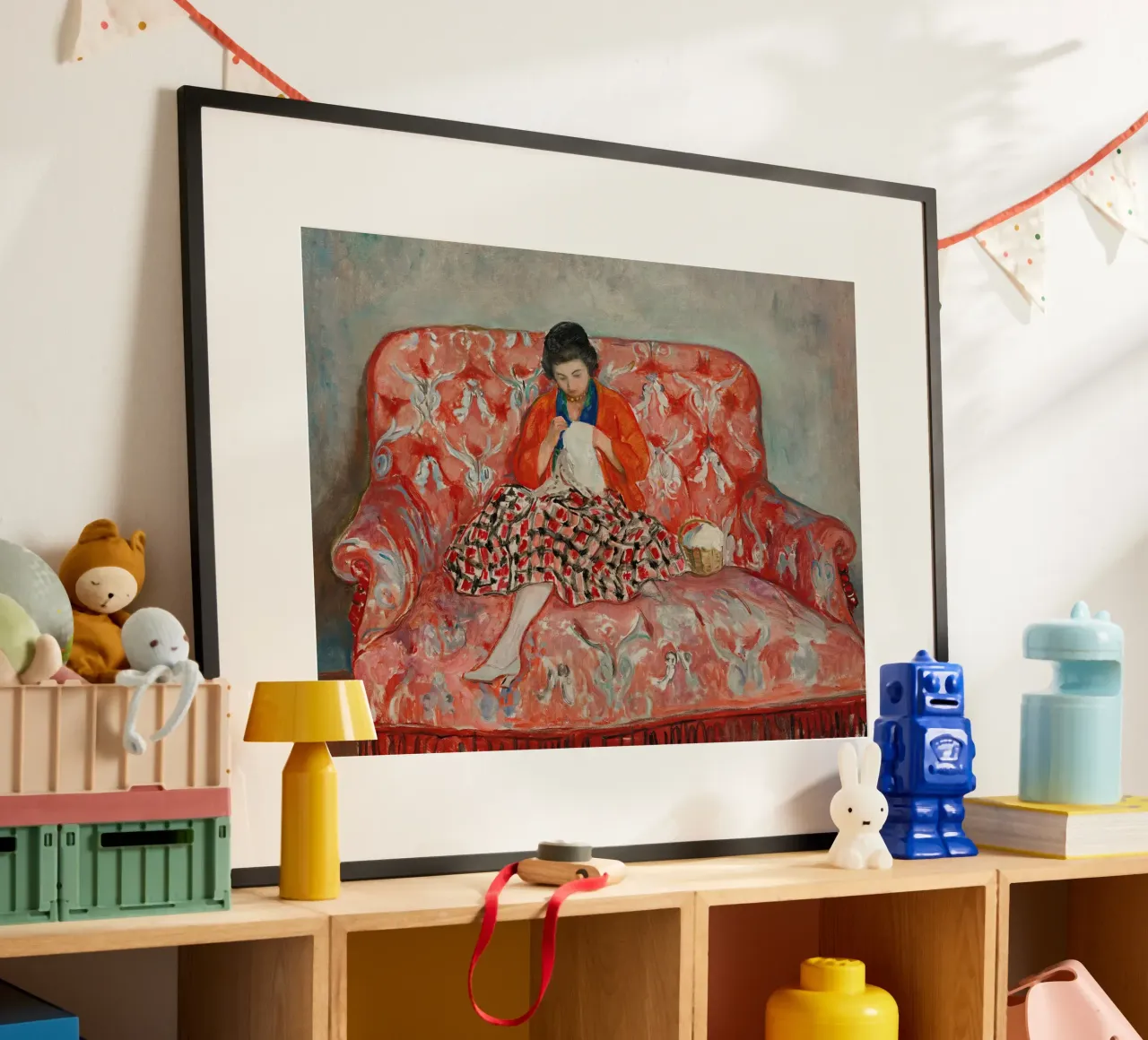 Giovane ragazza che cuce su un divano di Henri Lebasque poster da Roy Terrell