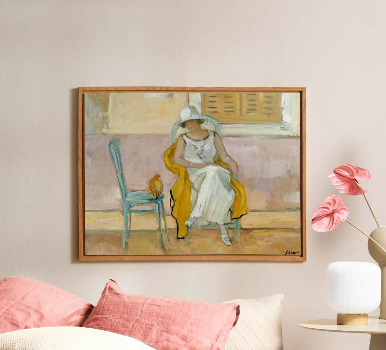 Donna in abito bianco alluminio dibond da Roy Terrell