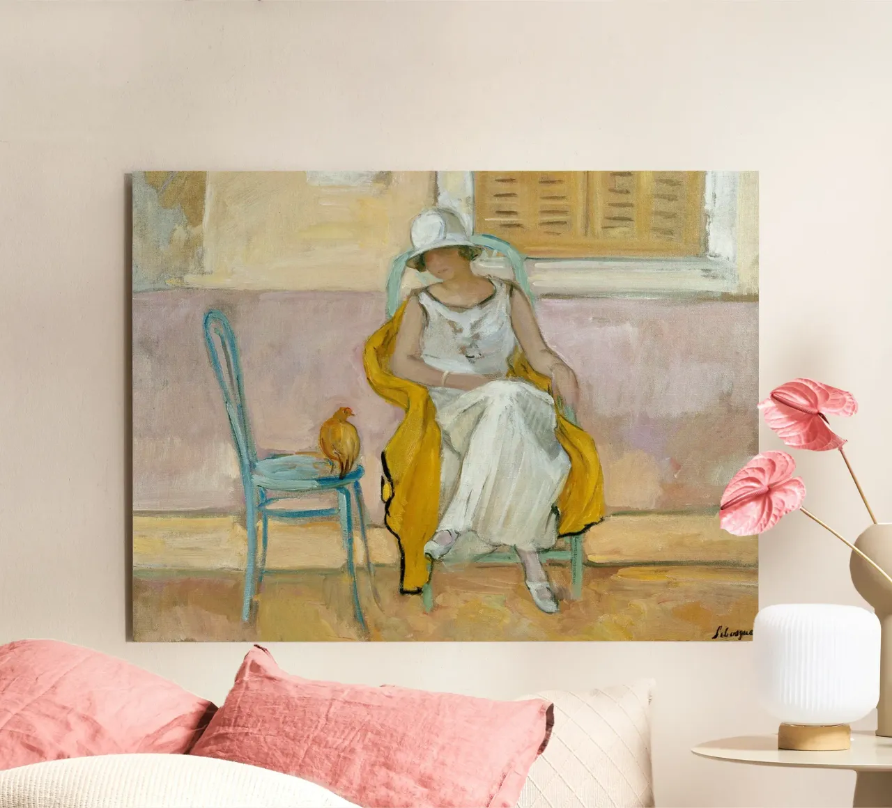 Donna in abito bianco alluminio dibond da Roy Terrell