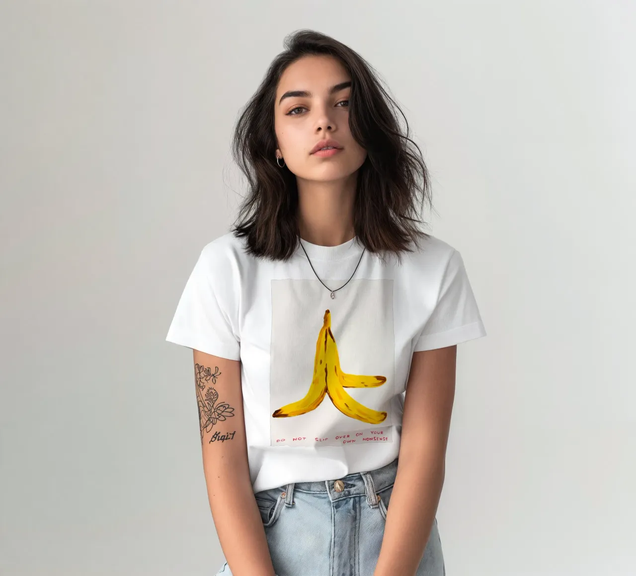 Do Not Slip Over David Shrigley Banana Skin Poster t-shirt da RANDER J