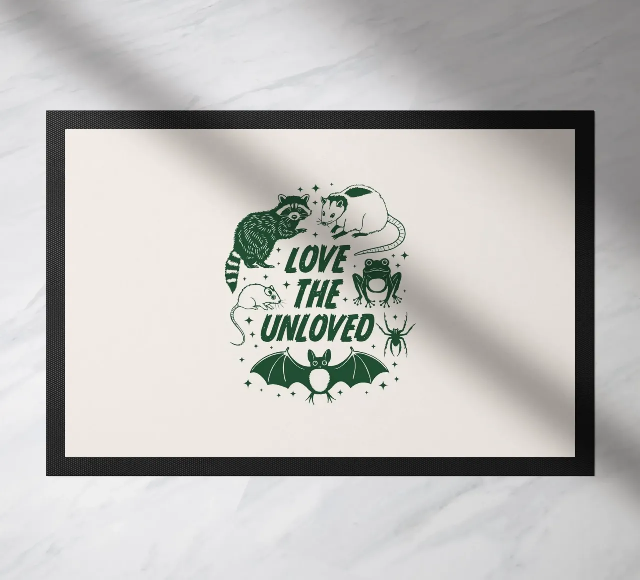 Amare chi non è amato zerbino da Eco Rebel Creative