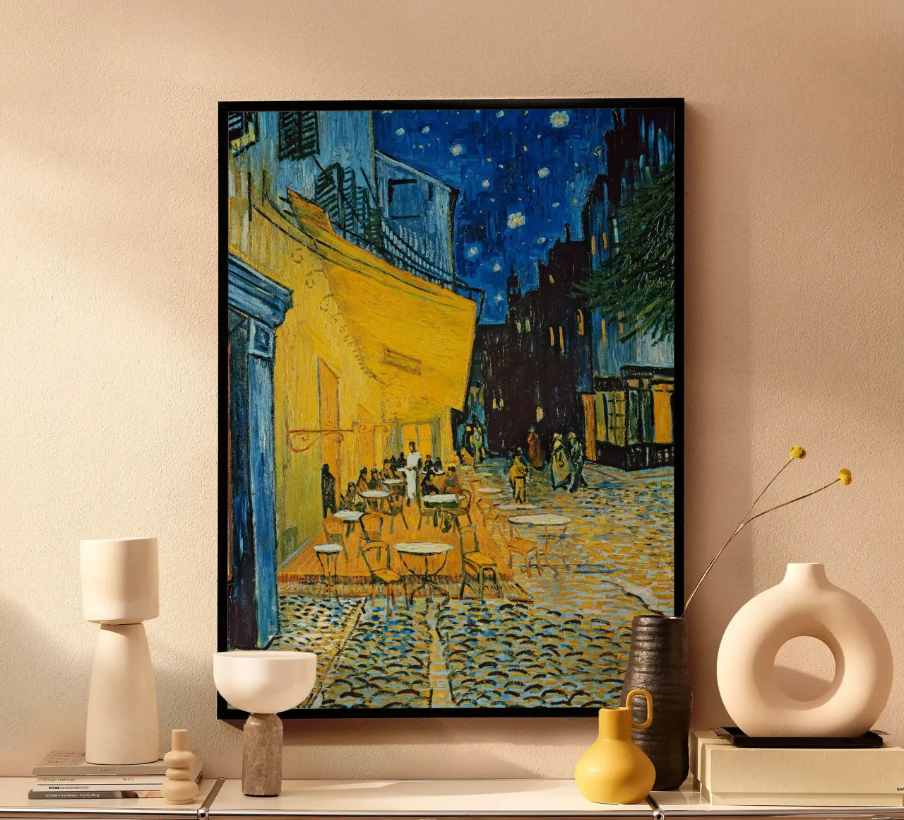 Terrazza di un caffè di notte (Place du Forum) di Vincent van G poster da Roy Terrell