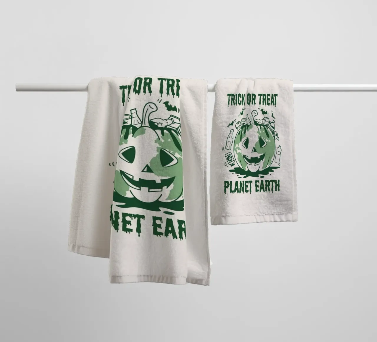 Süßes oder Saures - Planet Erde Handtuch von Eco Rebel Creative