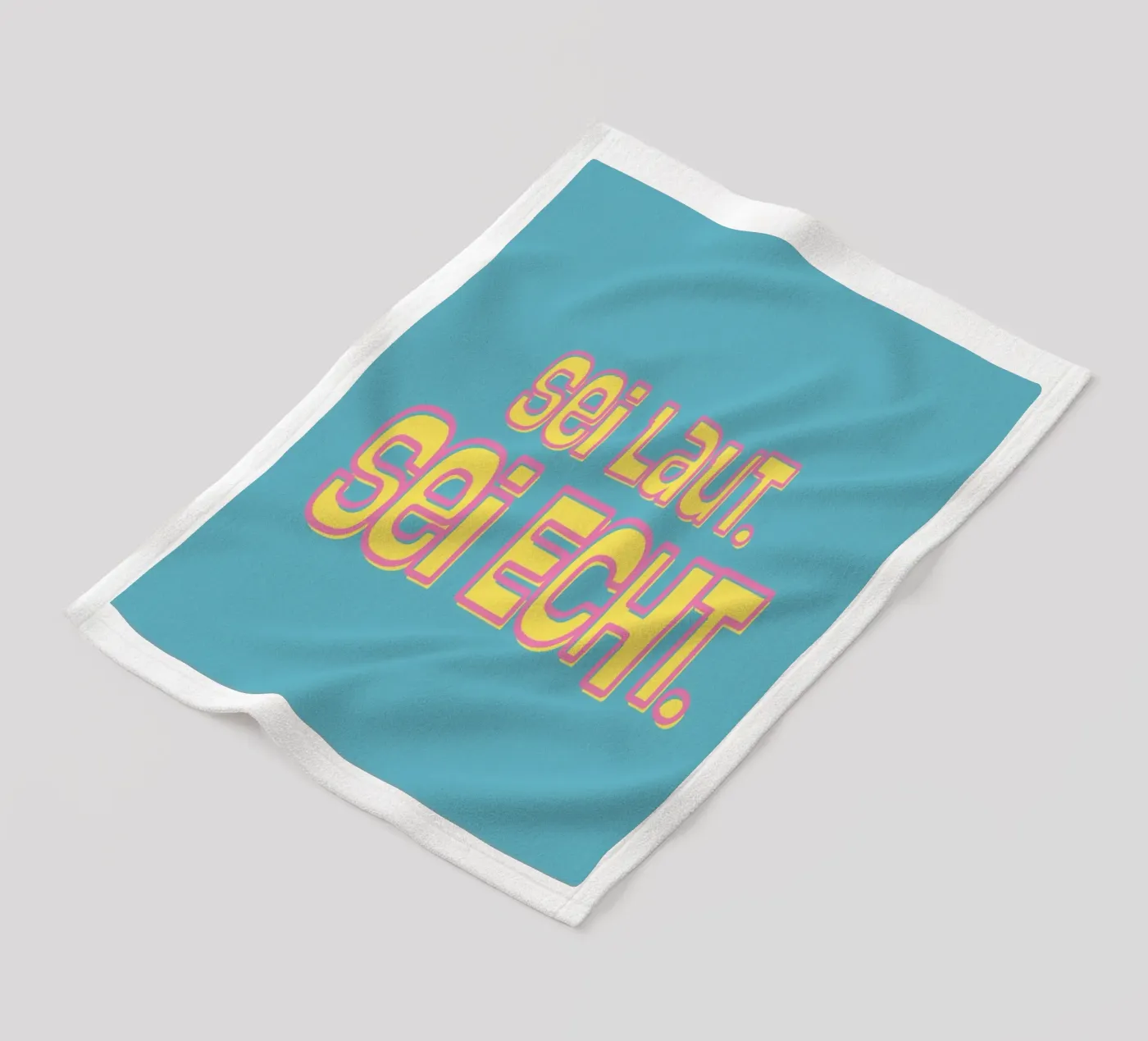 Sei laut. Sei echt. Fleecedecke von DigiWunderwerk