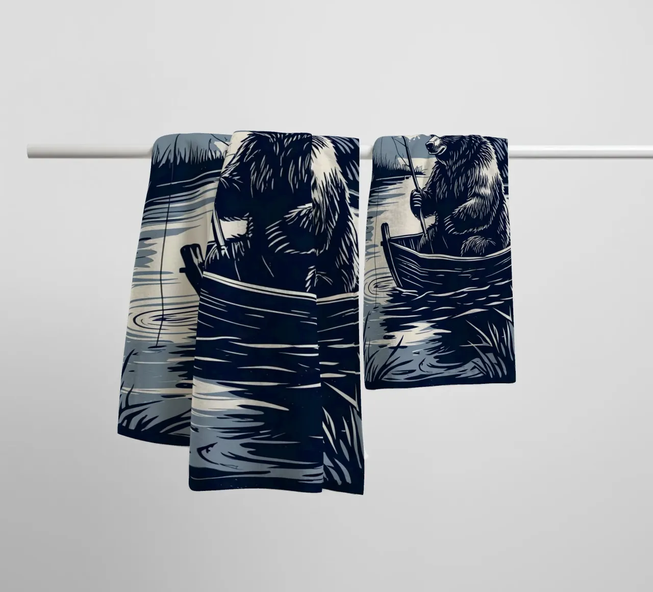Orso che pesca in barca asciugamano da bagno da DesignDoodle