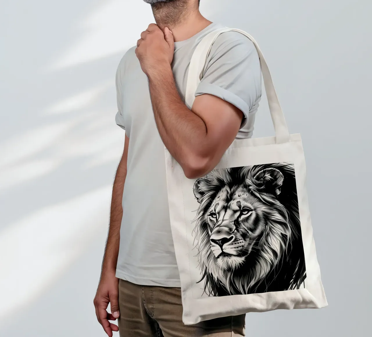 Ritratto di leone in bianco e nero borsa in juta da DesignDoodle