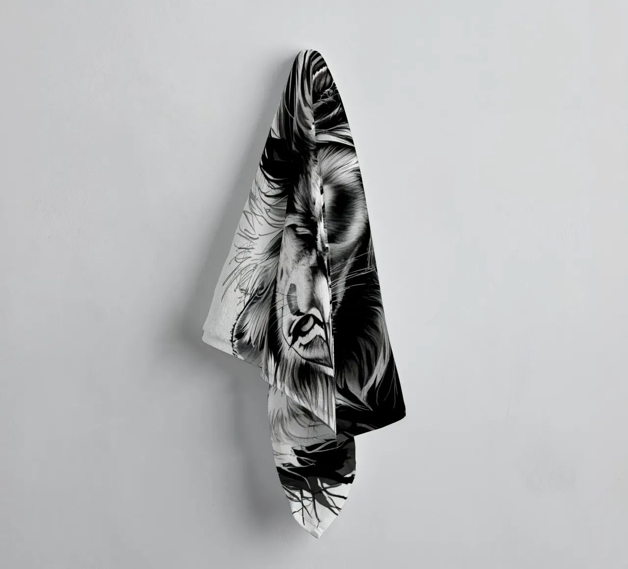 Ritratto di leone in bianco e nero asciugamano da bagno da DesignDoodle
