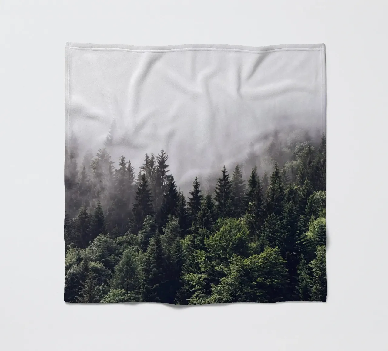 Nebbia della foresta coperta in pile da Isaac Murray