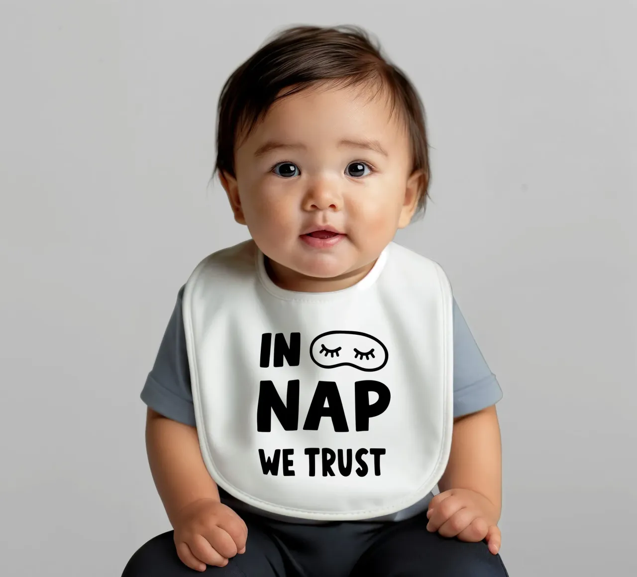 In Nap We Trust - Stampa artistica di Siesta Vibes in bianco e nero bavaglino da Kathrin Woo Design