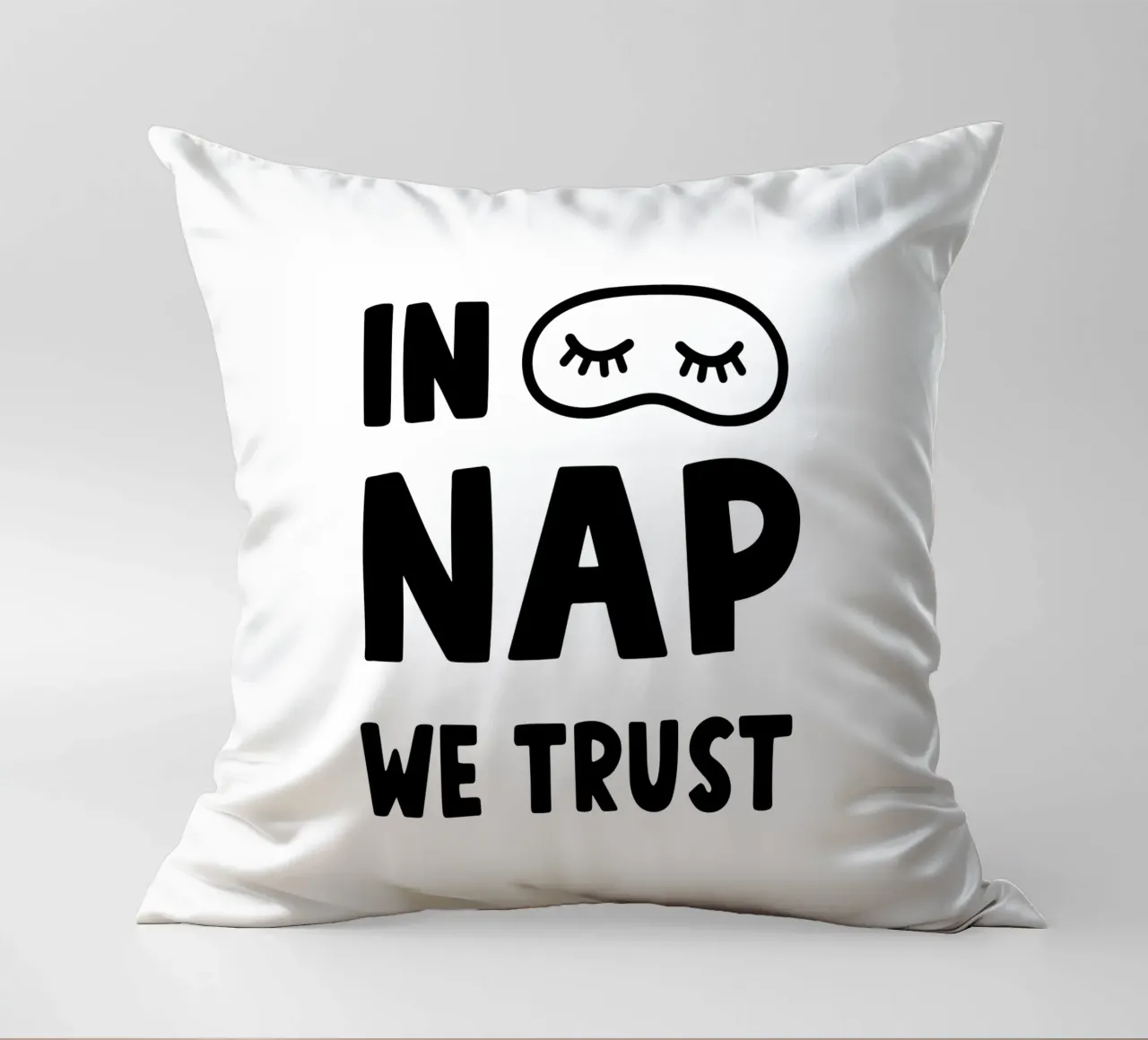 In Nap We Trust - Stampa artistica di Siesta Vibes in bianco e nero cuscino da Kathrin Woo Design