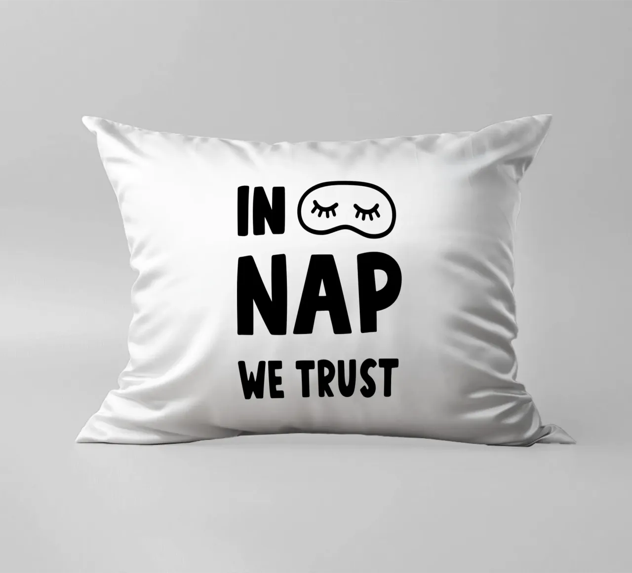 In Nap We Trust - Stampa artistica di Siesta Vibes in bianco e nero cuscino da Kathrin Woo Design