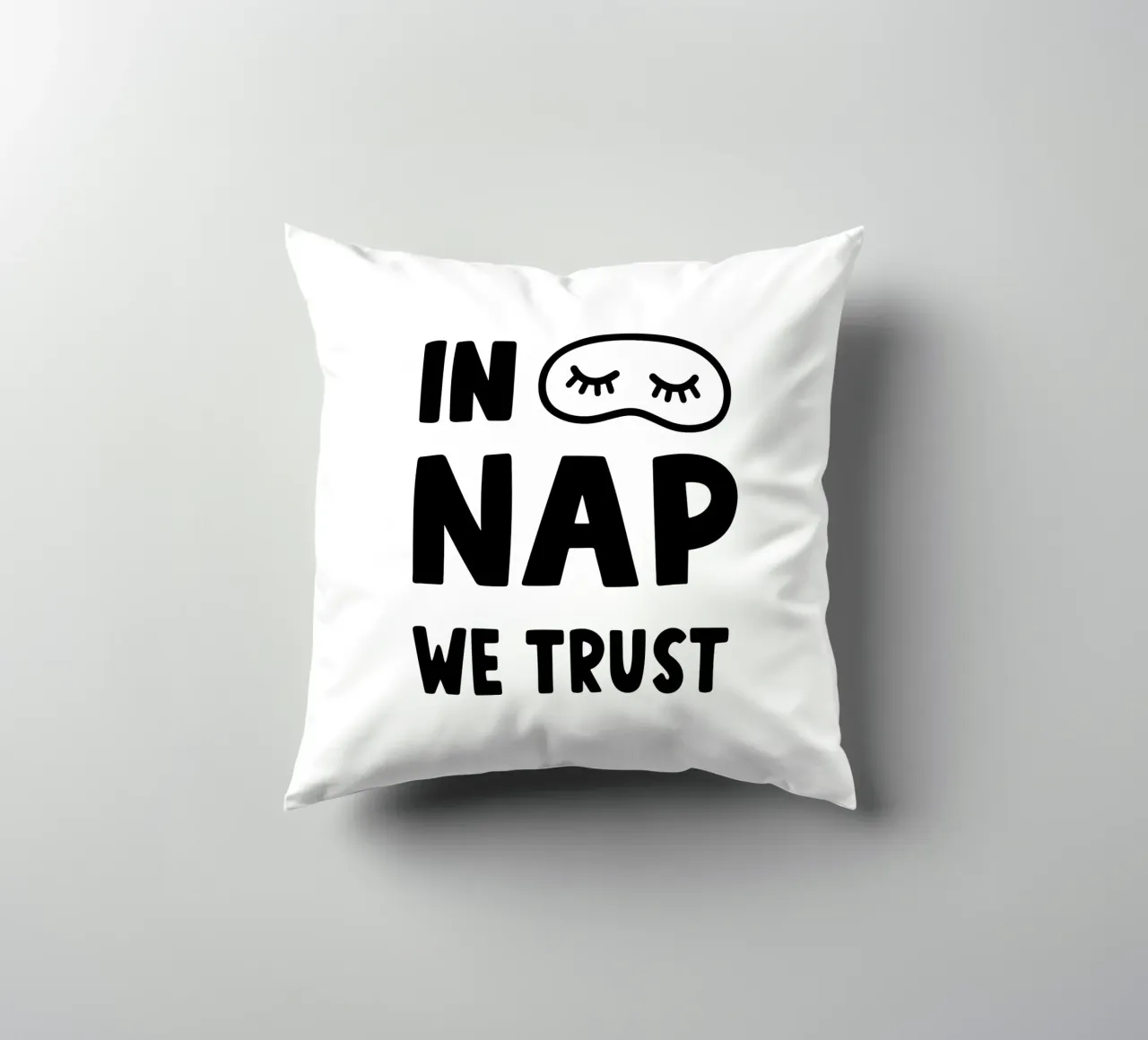 In Nap We Trust - Stampa artistica di Siesta Vibes in bianco e nero cuscino da Kathrin Woo Design