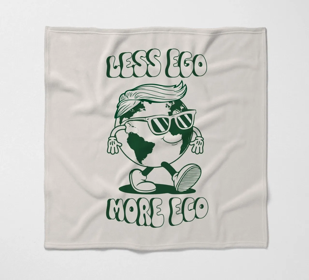 Meno Ego Più Eco coperta in pile da Eco Rebel Creative