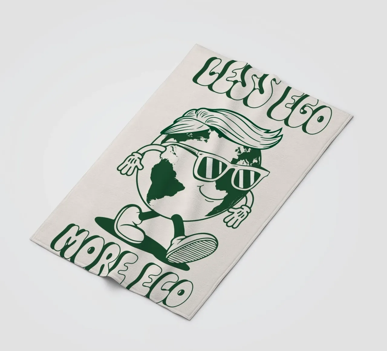 Meno Ego Più Eco coperta in pile da Eco Rebel Creative