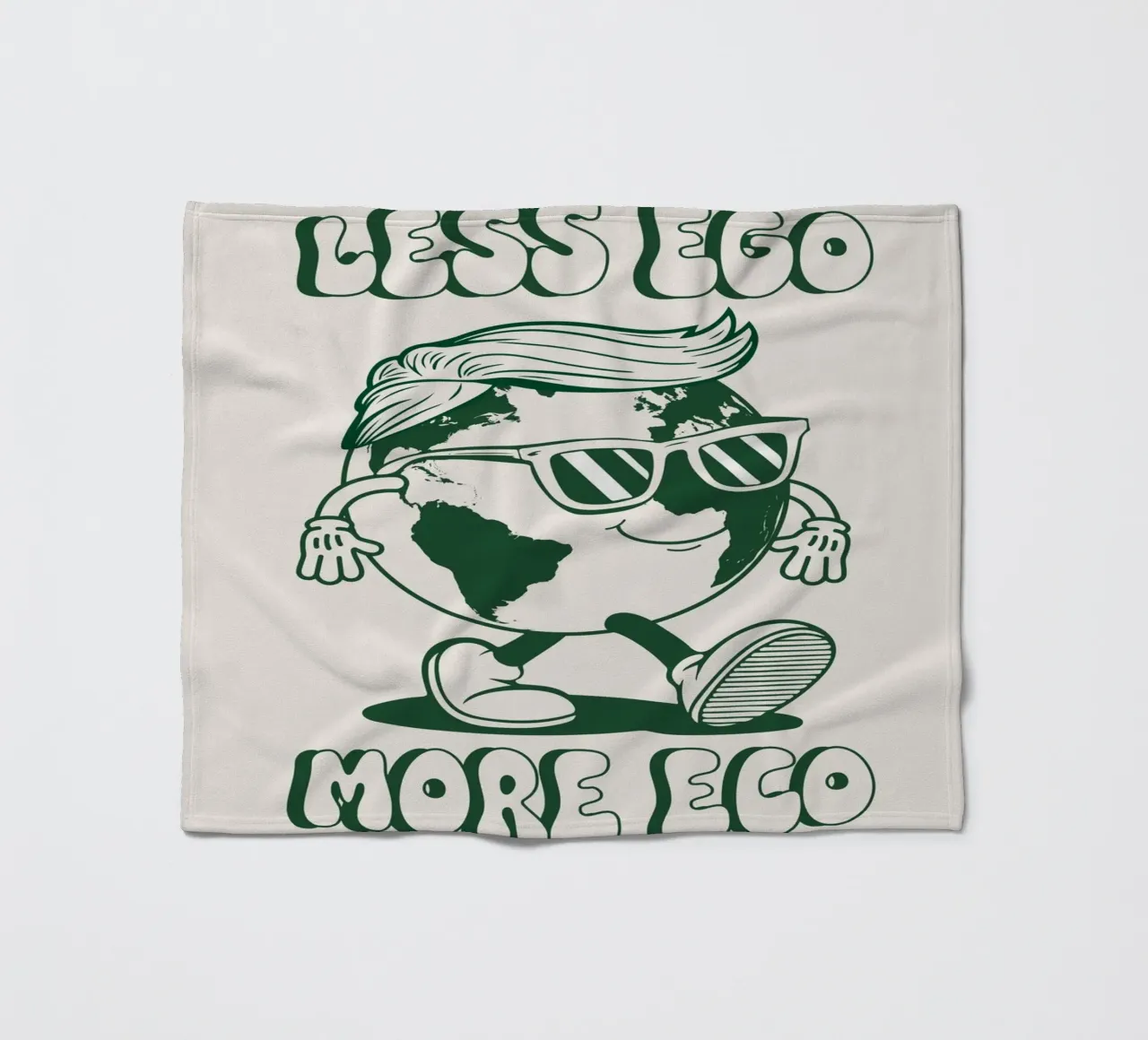 Meno Ego Più Eco coperta in pile da Eco Rebel Creative