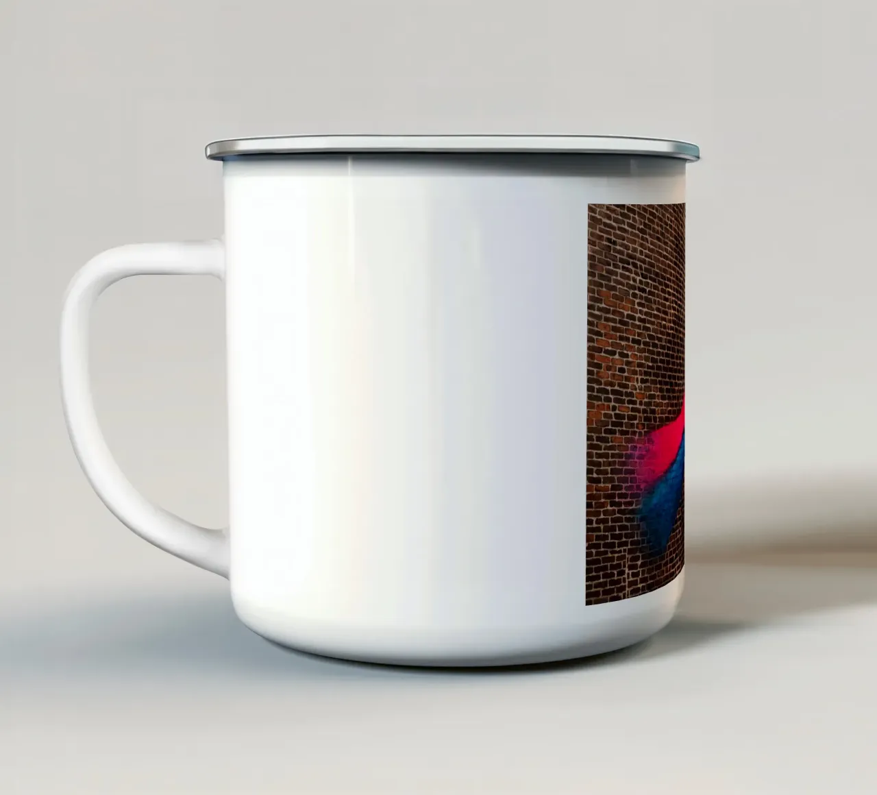 arte di strada, mani colorate a Manchaster (Inghilterra) tazza in smalto da atmospheric pictures