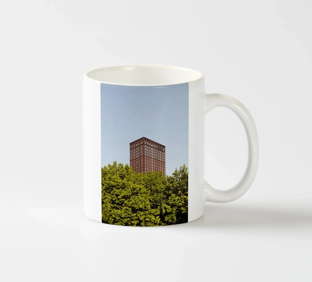Architettura di grattacieli da Manchaster (Inghilterra) tazza in ceramica da atmospheric pictures