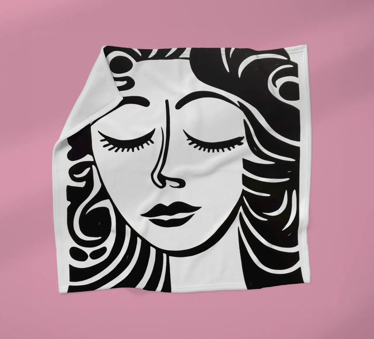 Ritratto minimalista di una donna sognante in bianco e nero coperta in pile da Autofocus