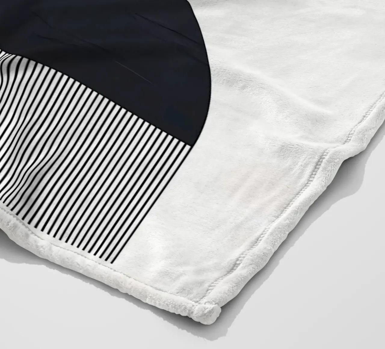 Minimalista coperta in pile da Noah Bouchard