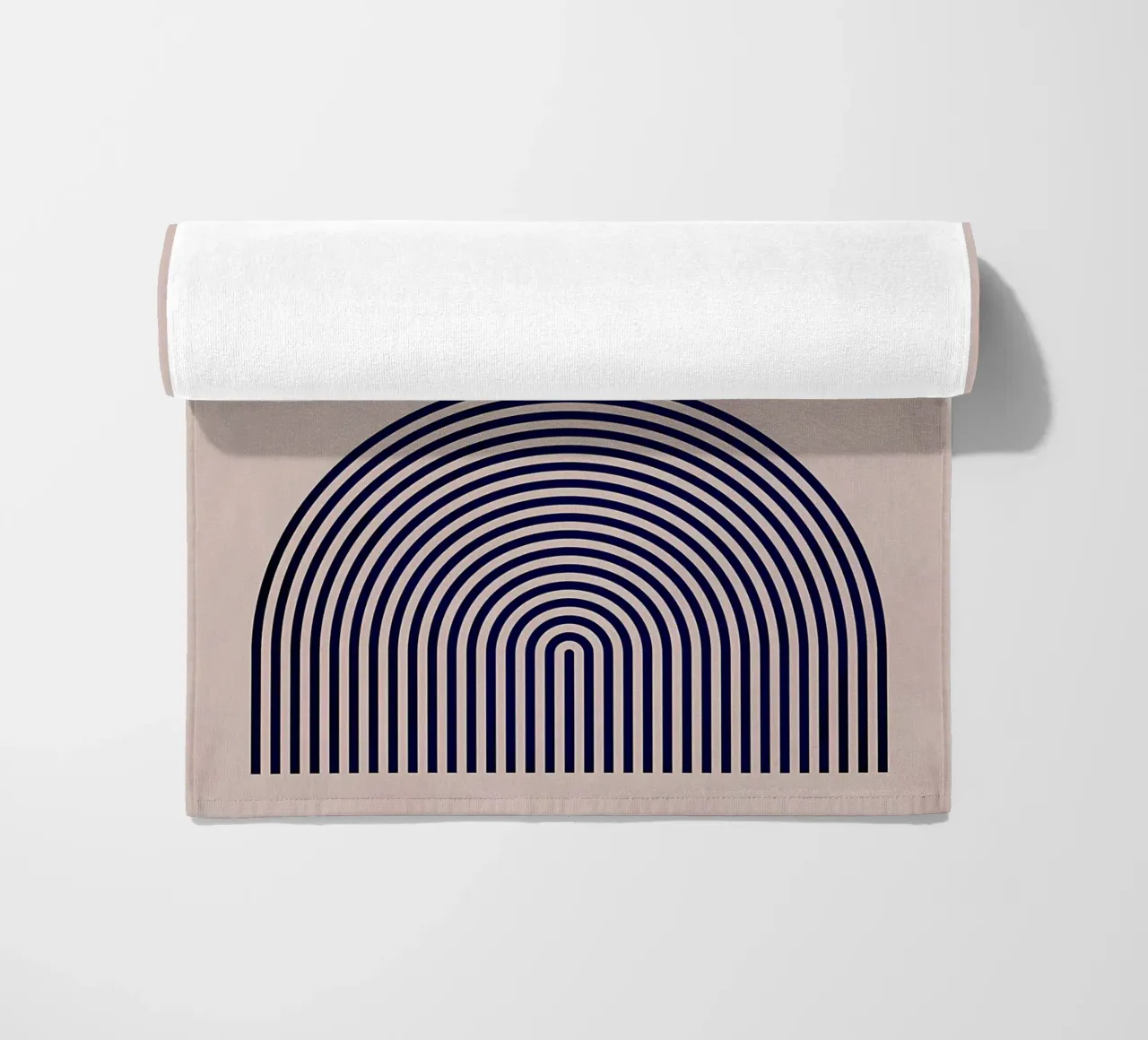 Minimalista telo mare da Noah Bouchard