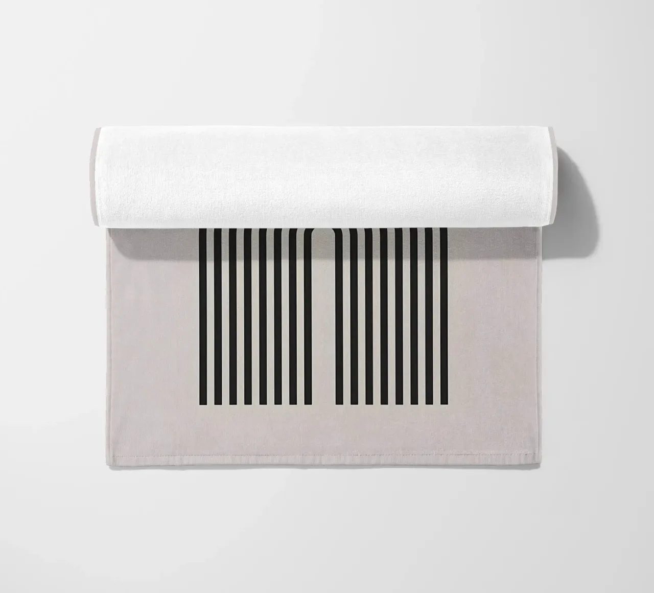 Minimalista telo mare da Noah Bouchard