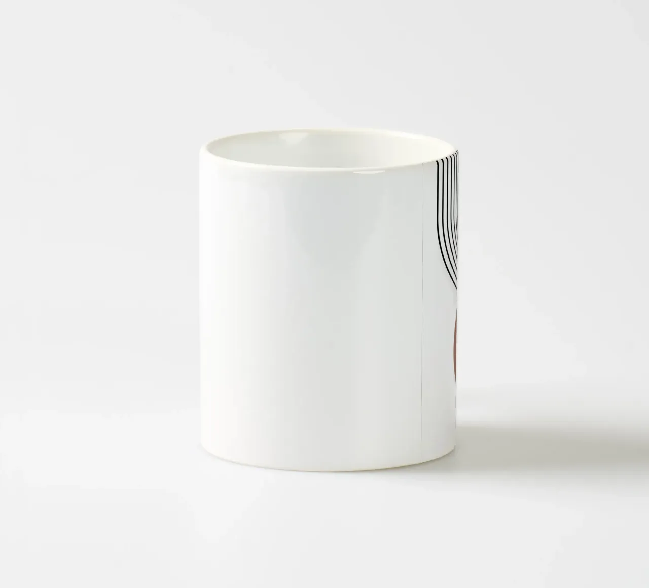 Minimalista tazza in ceramica da Noah Bouchard
