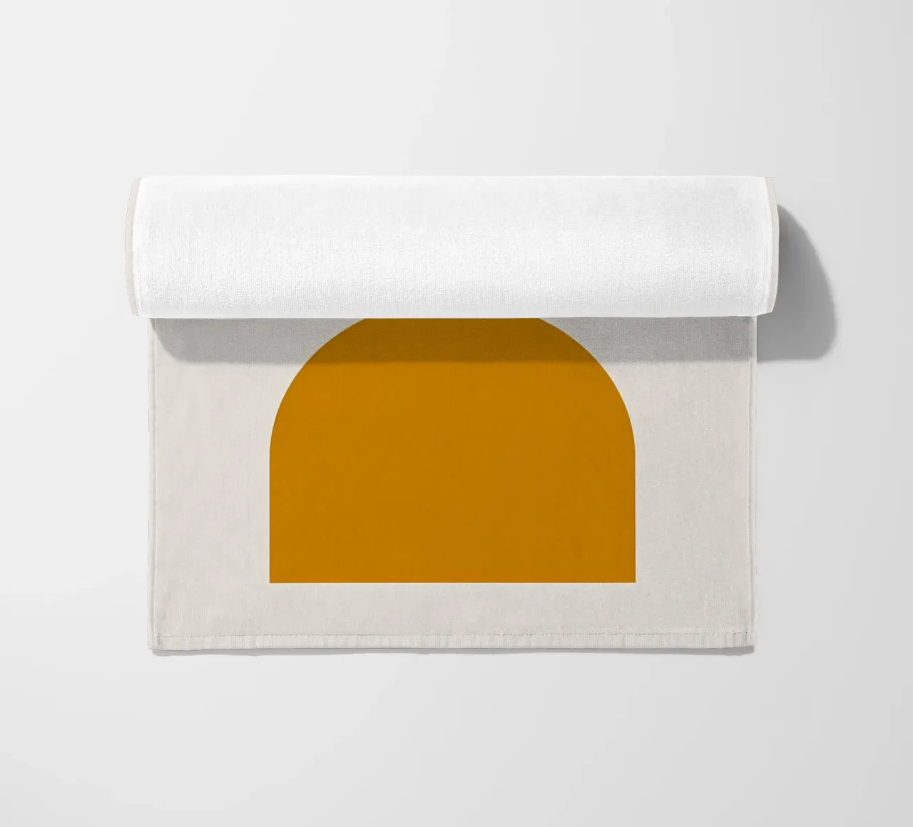 Minimalista telo mare da Noah Bouchard