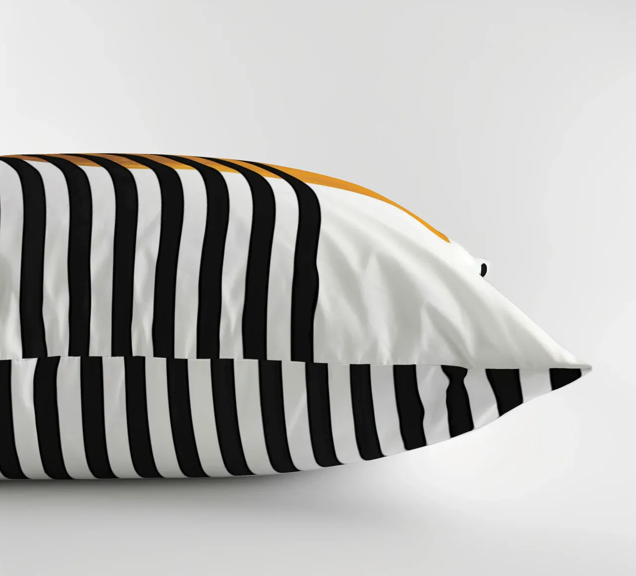Minimalista cuscino da Noah Bouchard