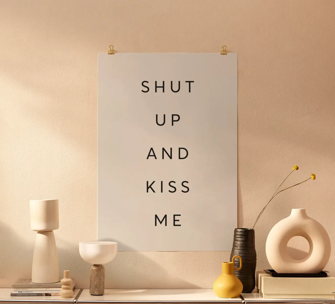 Zitto e baciami poster da Lolly & Roobs