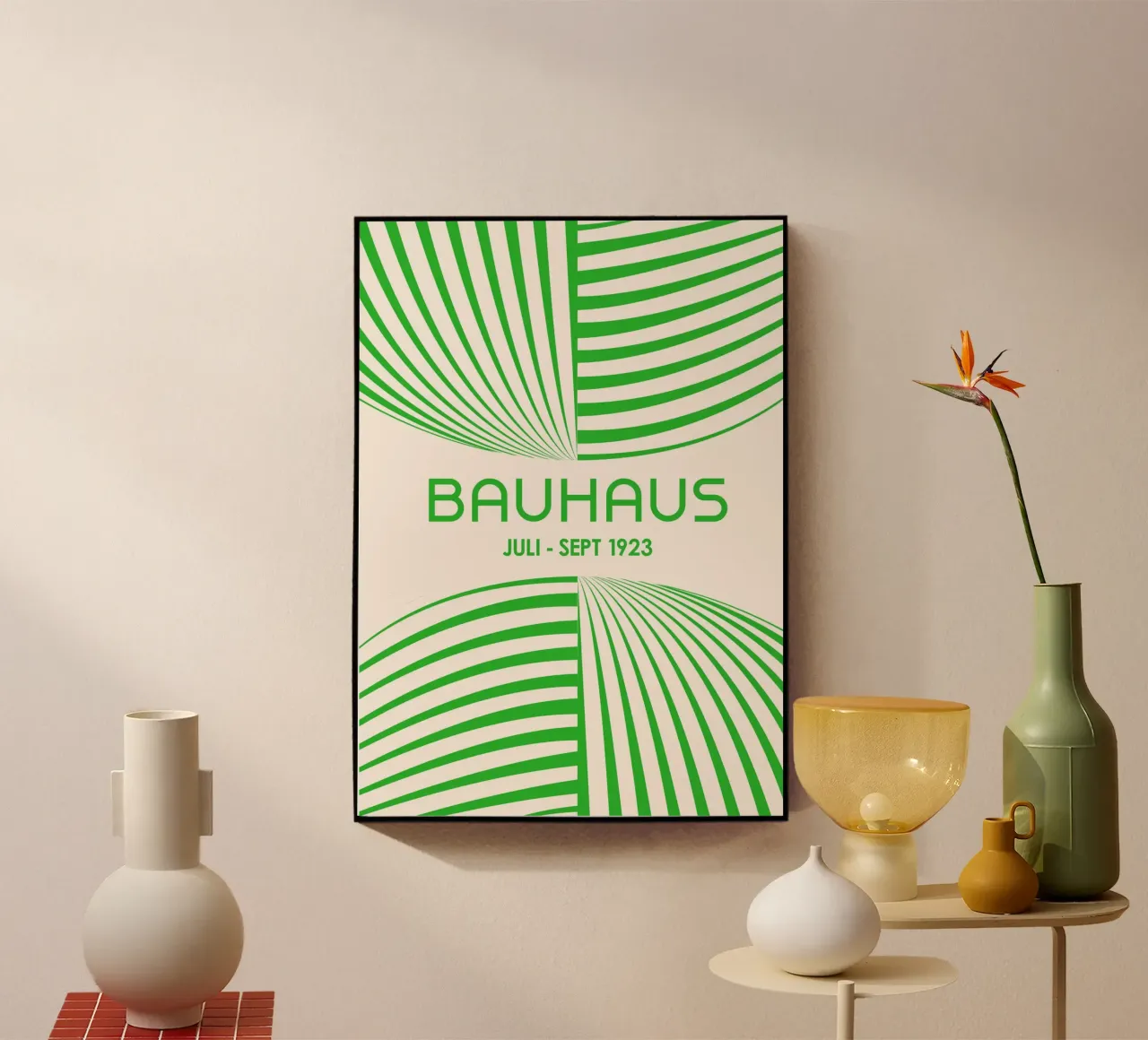 Kelly Green Bauhaus Abstract Art - Linee curve dinamiche Post plexiglass da Grungeo
