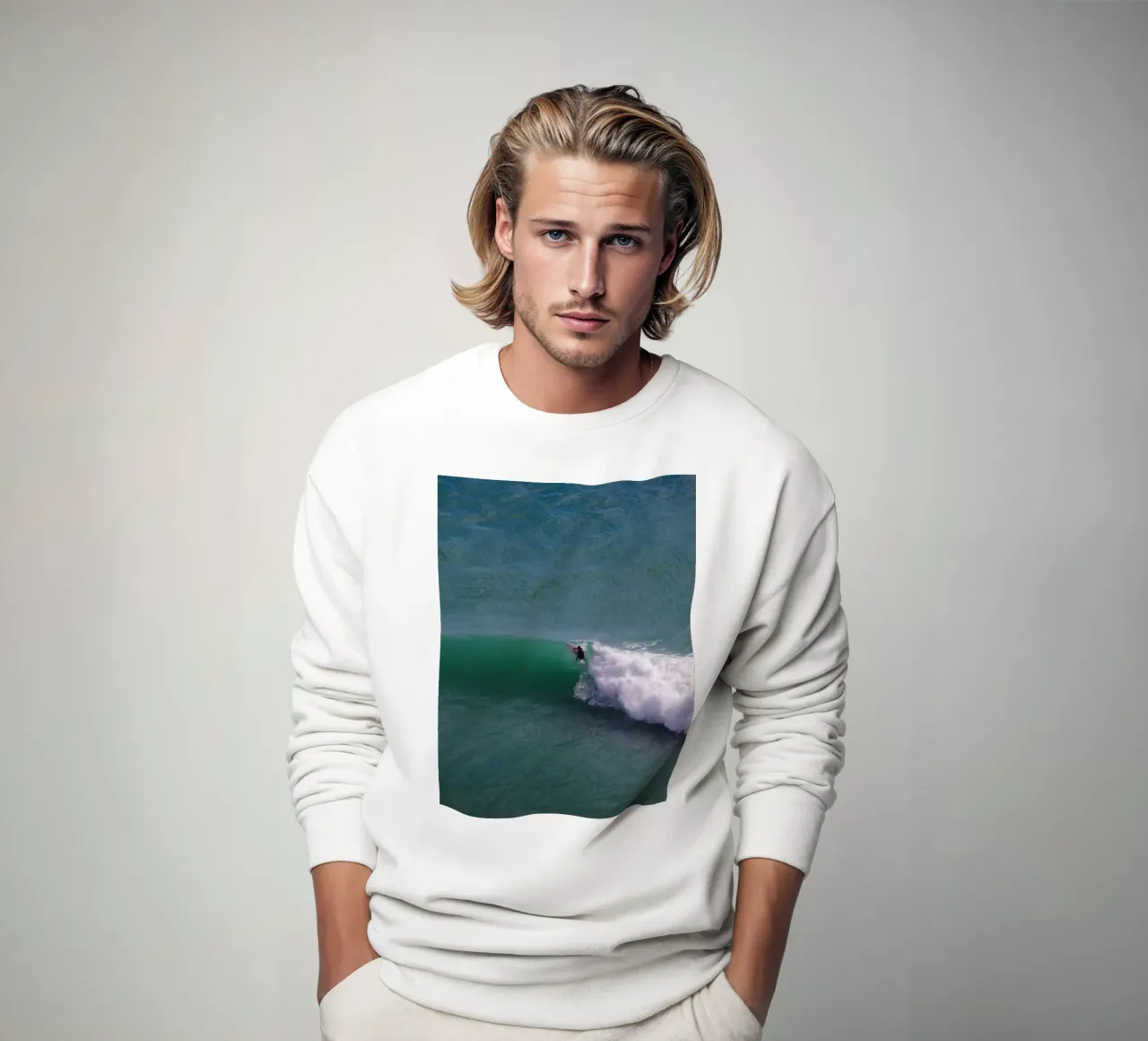 Surfer in Portugal Sweatshirt von Fjöllart