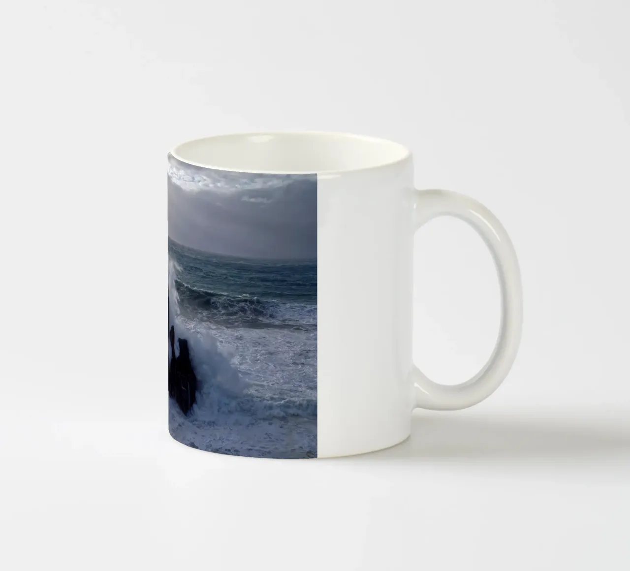 Rugged Atlantic coast off Portugal tazza in ceramica da Fjöllart