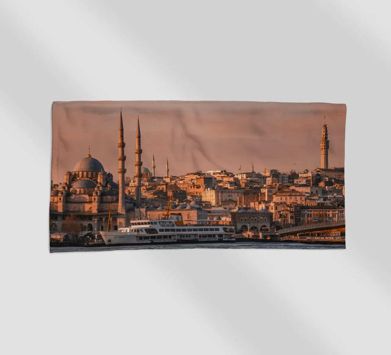 Skyline dell'alba di Istanbul, Turchia telo mare da mbgraphx2