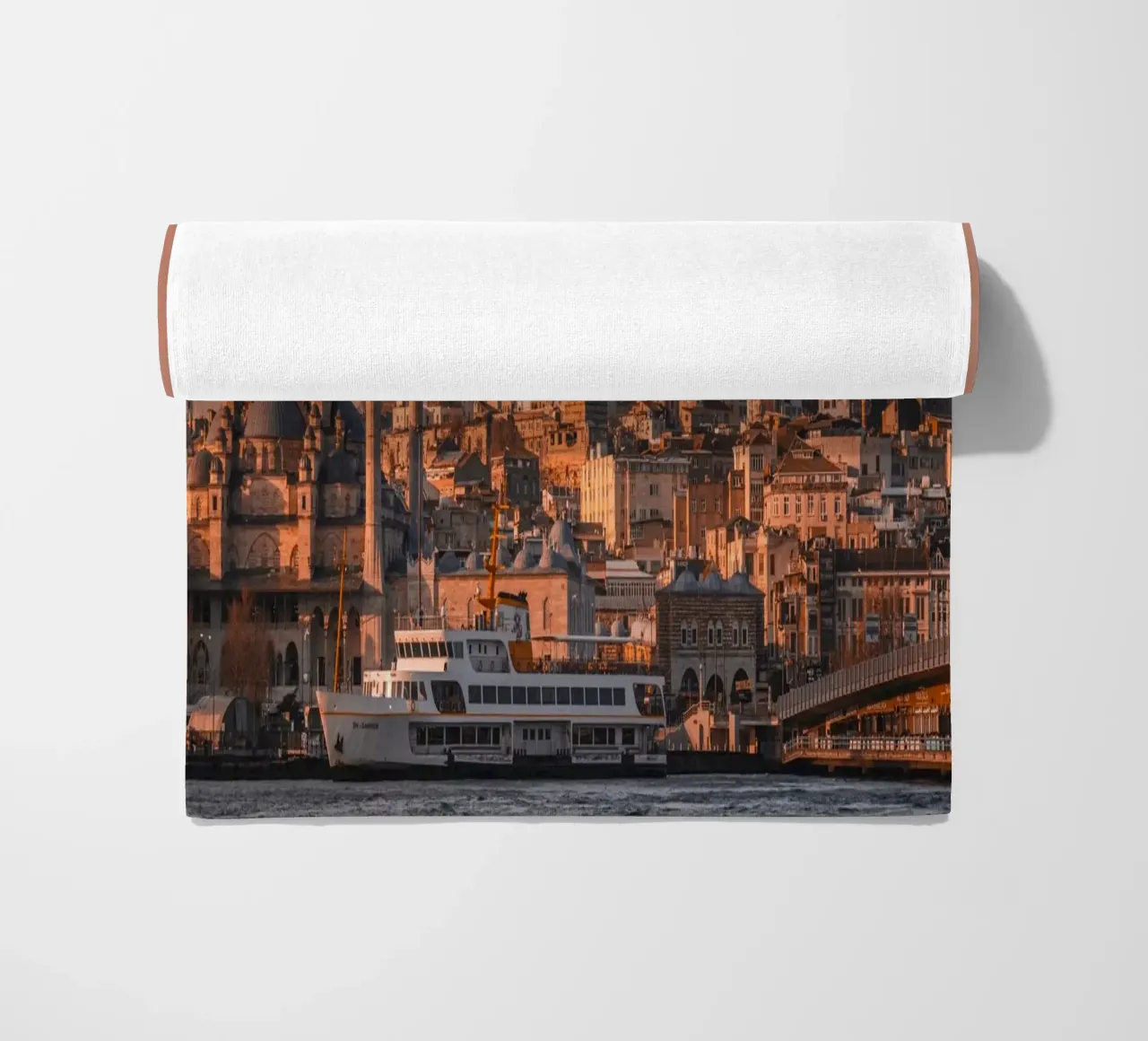 Skyline dell'alba di Istanbul, Turchia telo mare da mbgraphx2