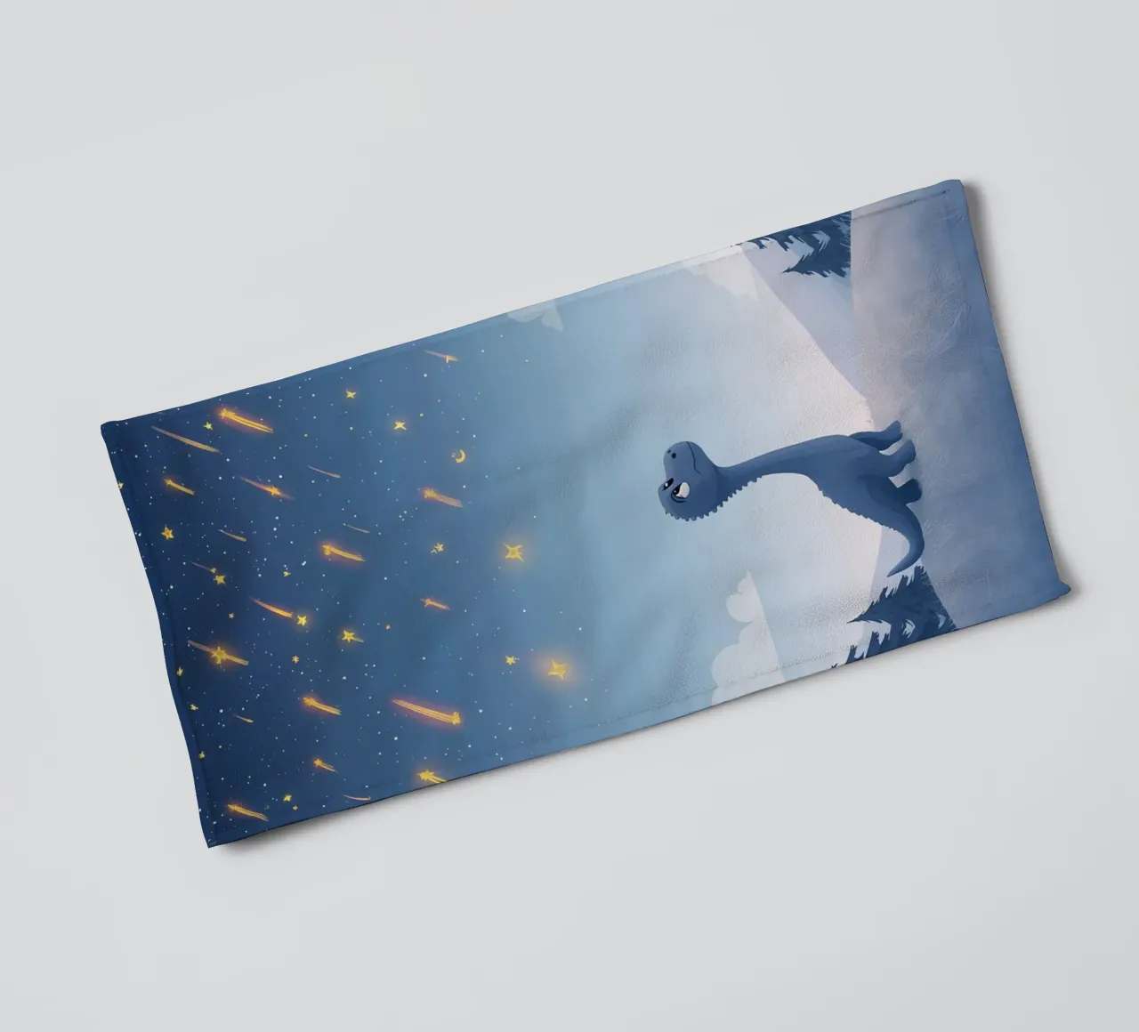 Un simpatico dinosauro blu osserva la pioggia di meteoriti asciugamano da bagno da DesignDoodle