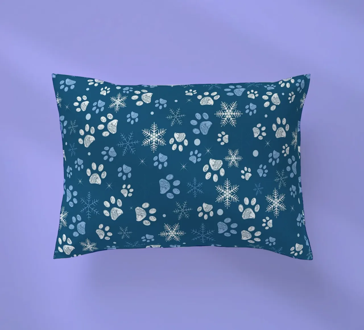 Impronte di zampe con fiocchi di neve blu cuscino da GalerieGG