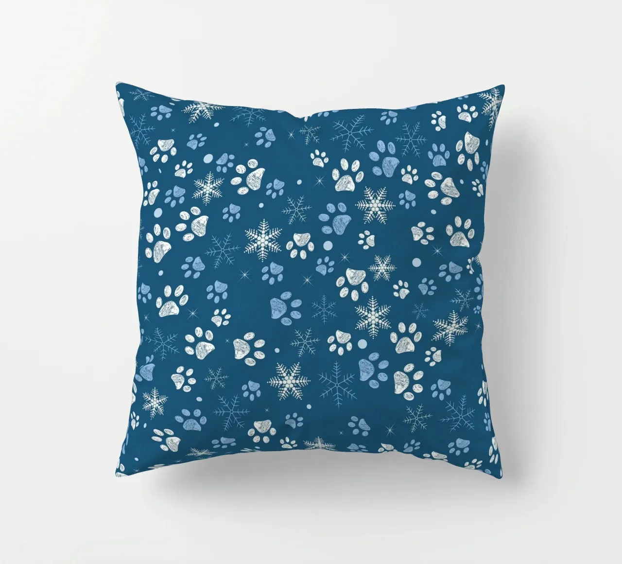 Impronte di zampe con fiocchi di neve blu cuscino da GalerieGG